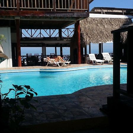 La Delphina Bed And Breakfast Bar And Grill Λα Σέιμπα Εξωτερικό φωτογραφία