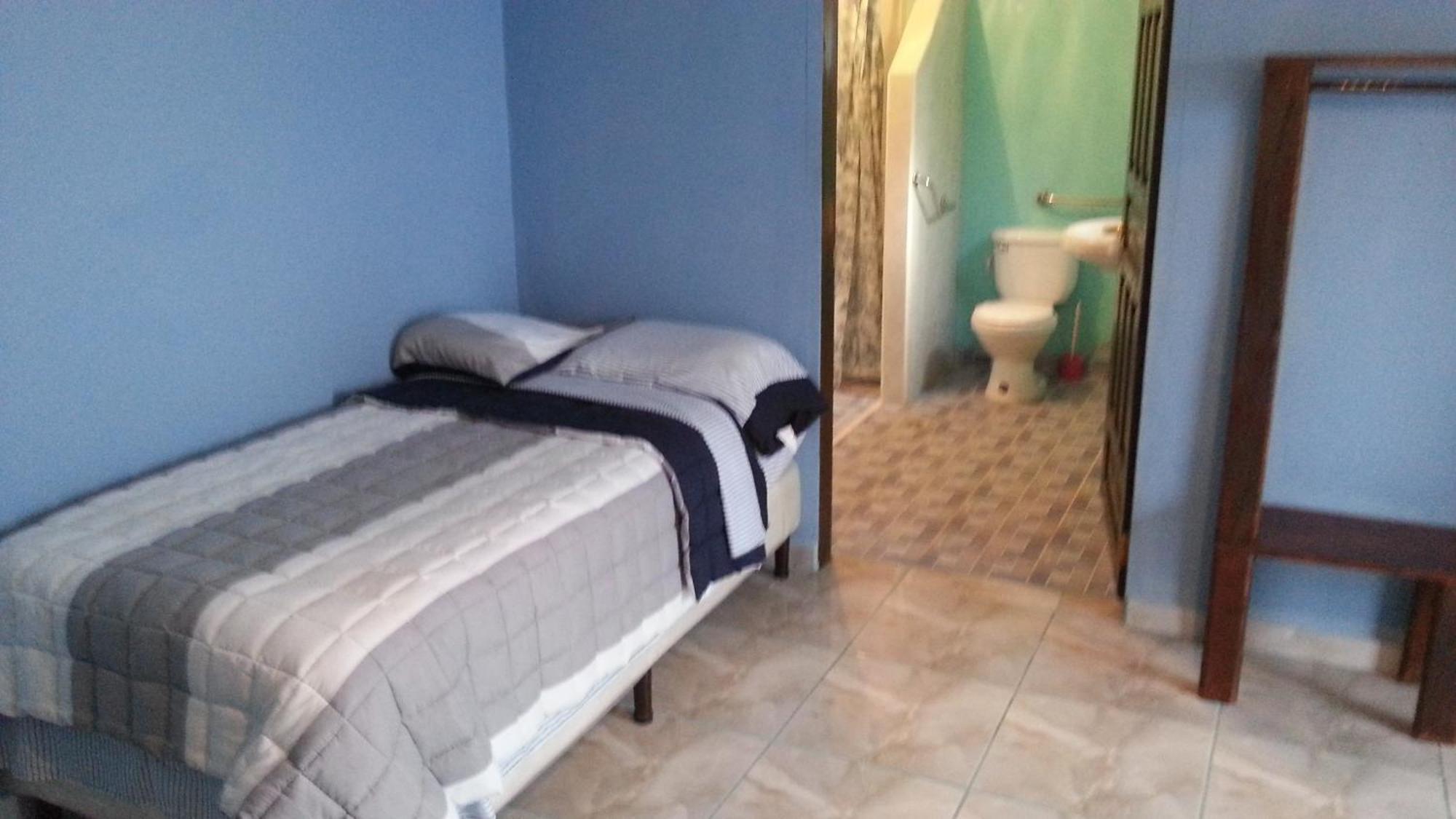 La Delphina Bed And Breakfast Bar And Grill Λα Σέιμπα Δωμάτιο φωτογραφία