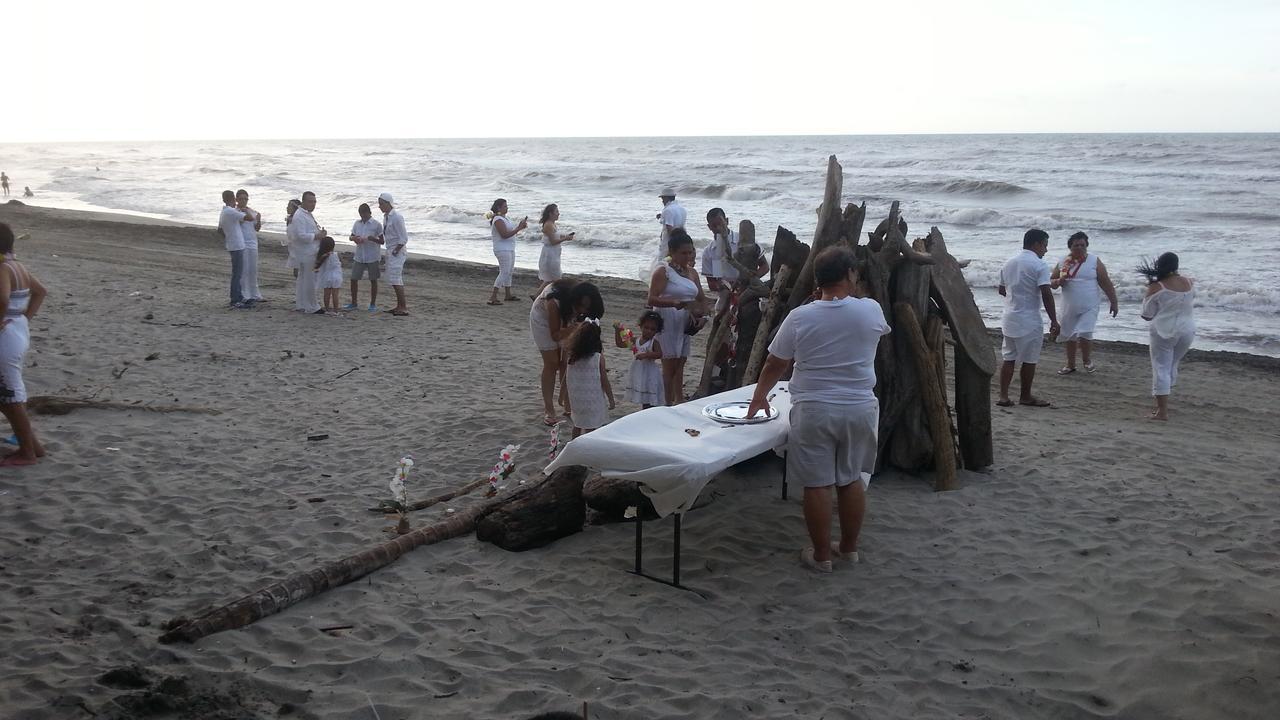 La Delphina Bed And Breakfast Bar And Grill Λα Σέιμπα Εξωτερικό φωτογραφία