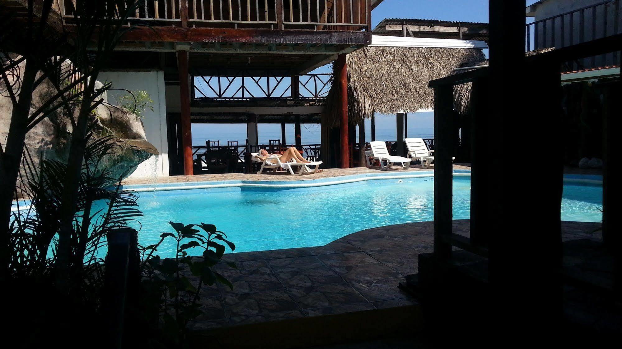 La Delphina Bed And Breakfast Bar And Grill Λα Σέιμπα Εξωτερικό φωτογραφία